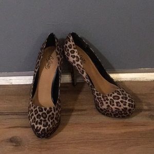 City Streets Leopard Pumps